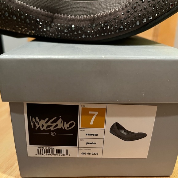 Women’s grey studded flats size 7 - Picture 3 of 3